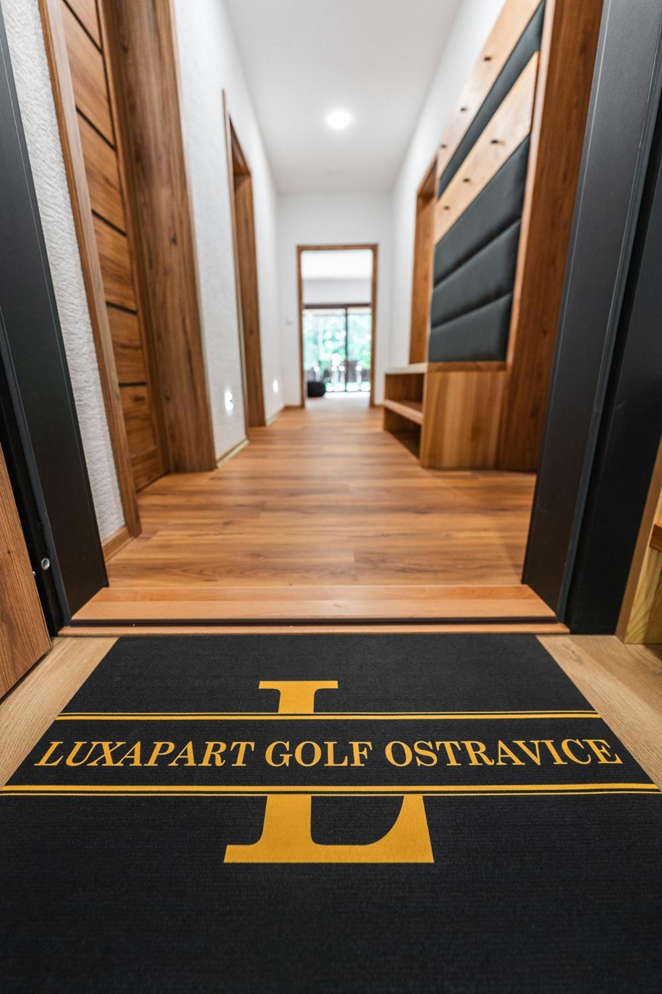 Luxapart Golf Остравіце Екстер'єр фото